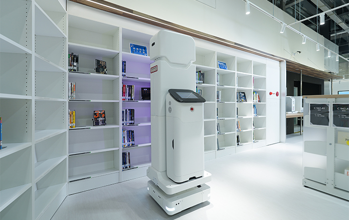 青埔智慧科技分館特色館藏「AI書區」。