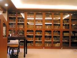 葉榮鐘的「半壁書齊」在清大珍藏室