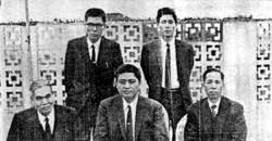 龍瑛宗與文友合影，前排左至右吳濁流、戴國煇、龍瑛宗，攝於1969年。。