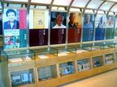 高雄市立文學館設立近百位「作家資料專區」。(高雄市立文學館提供)