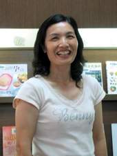 助理員巫碧月。