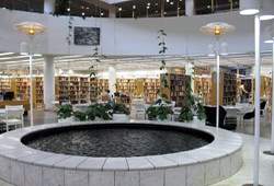 赫爾辛基圖書館一角