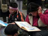 陳麗雲醫師藉由自己的診所,將讀書的餌散布出去。也成立繪本圖書館─新象繪本館,更將閱讀的風氣散布在花蓮每個角落。