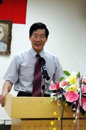 卸任館長楊宣勤致詞。