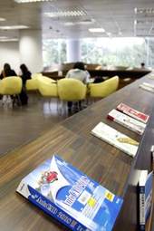 圖書館教育不僅要培育圖書館管理人才,還要增加學生就業競爭力。