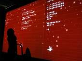 台法藝術家合作的「三重奏2號」強調作品與觀眾互動接觸所產生的變化。