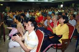宜蘭社大專題講座，民眾熱烈參與。