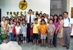 小學生參訪警廣宜蘭台。
