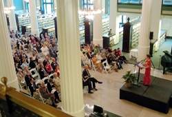 圖書館場地可以出租辦理各項服務。(取材自The Kansas City Public Library網站)