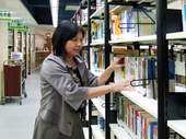 翠屏圖書館陳哖主任積極推動「新移民閱讀運動」。