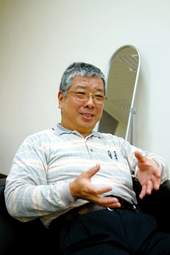 欣榮圖書館永遠的志工廖春熹老師。