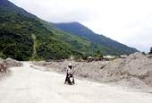 金峰鄉嘉蘭村還到處可見風災肆虐的痕跡。