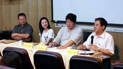 「聽說」映後座談會：左起影片製作人，導演鄭芬芬，演員羅北安，聽障協會理事長。