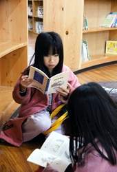 小朋友因圖書館環境的改善,更加喜愛閱讀了!