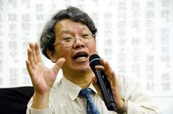 林柏維教授對蔣渭水有深刻的研究。(王慈霞/攝)
