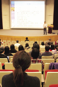 臺灣圖書界重要人士齊聚一堂，探討圖書館未來的方向。