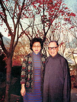 錢穆與夫人錢胡美琦彼此相互扶持，鶼鰈情深。(錢穆故居提供)