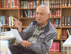 資深圖書館經營者透過評鑑傳授經驗。