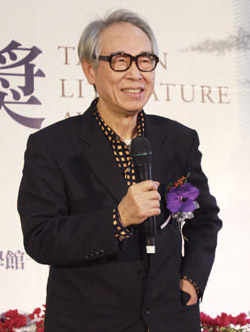 原住民短篇小說金典獎得主奧威尼‧卡露斯。
