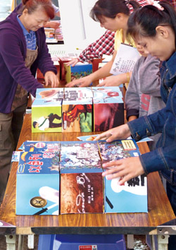 闖關活動的設計，讓到圖書館的民眾增添樂趣。