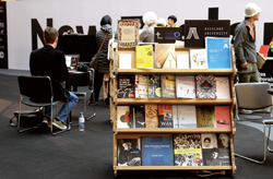 紐西蘭主題國展示的圖書出版品於書展結束後，贈予國家圖書館作為館藏書籍。