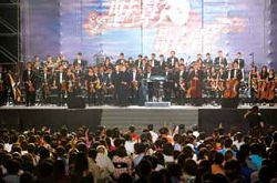 2013 日月潭花火音樂節感動大謝幕。 2013 日月潭花火音樂節感動大謝幕。